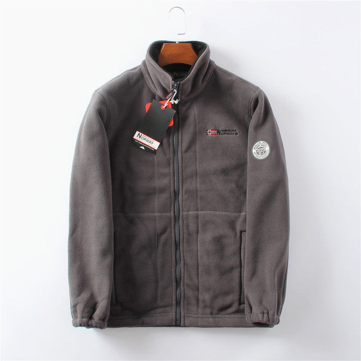 Snygga ytterkläder i form av varm fleecejacka