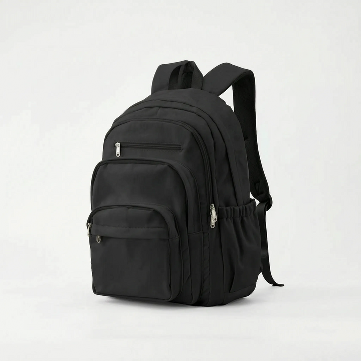 Vardagsryggsäck med ergonomisk design, justerbara axelremmar och vadderad rygg för maximal komfort.