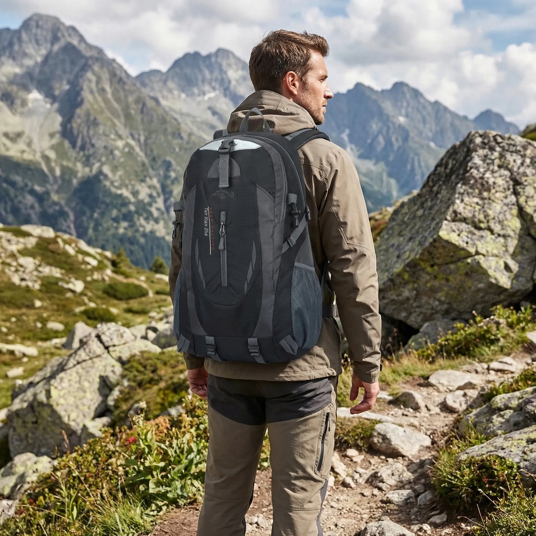 Unisex vattenavvisande vandringsryggsäck Sean 50L, perfekt för friluftsliv, äventyr och camping.