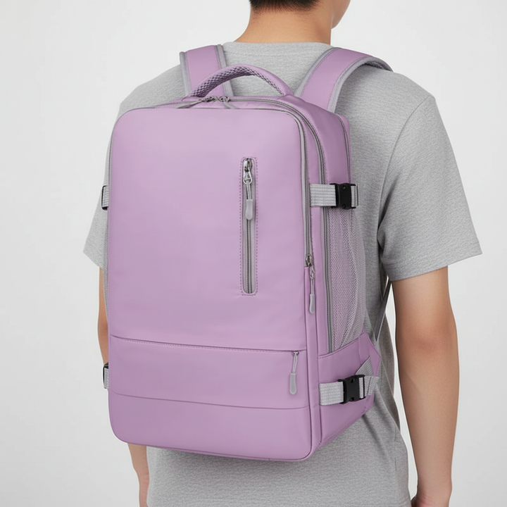 Rymlig unisex reseryggsäck för laptop, dokument & kläder. Vattentät och bekväm för längre turer.