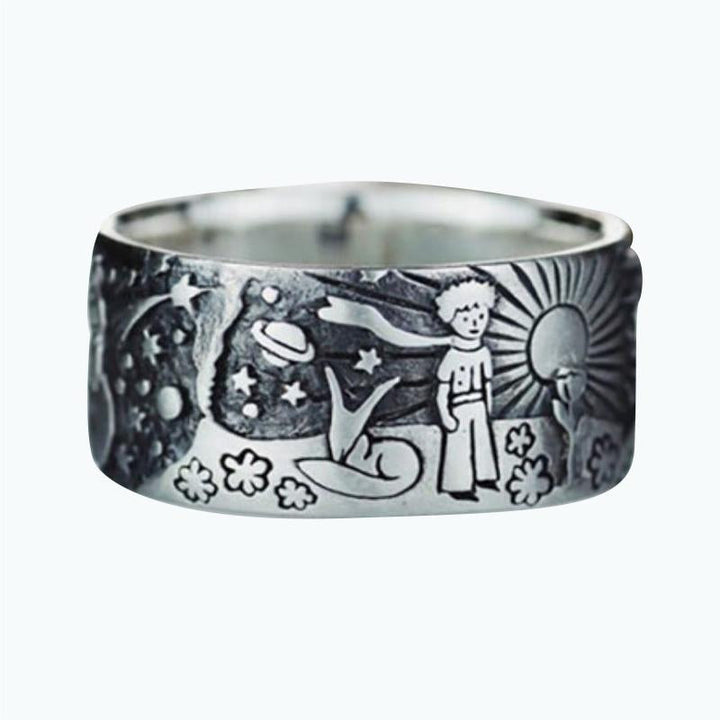 Unisex vintage ring i silverplätering med liten prins-design, tidlös accessoar för både män och kvinnor.