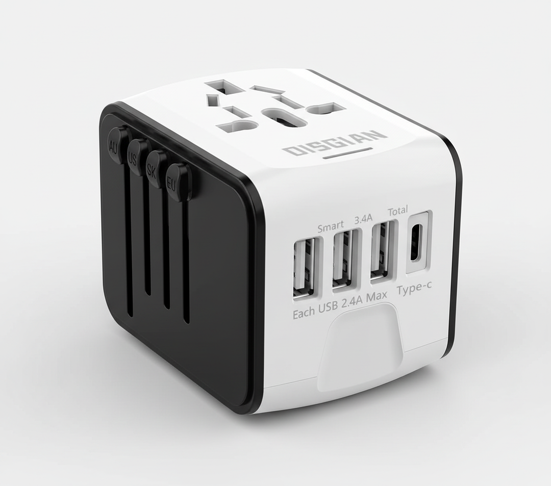 Portabel reseadapter med flera USB-portar och USB-C för laddning av elektronik globalt.