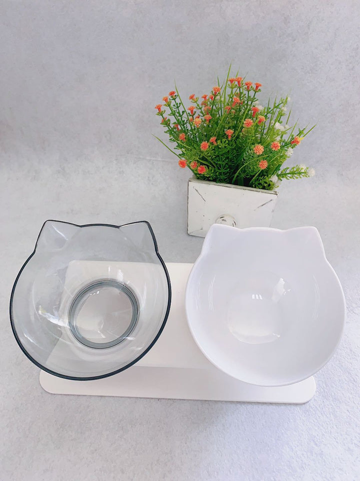Elegant upphöjd kattskål, ergonomisk för din katt. Spillfri och stabil design.