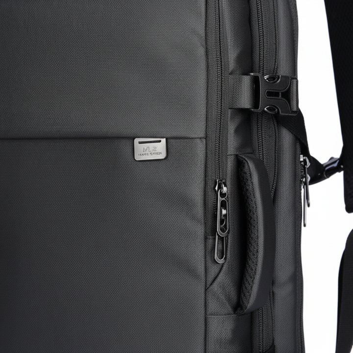 Mångsidig TravelX ryggsäck för studenter, arbete och pendling. Bekväm att bära med laptopfack.