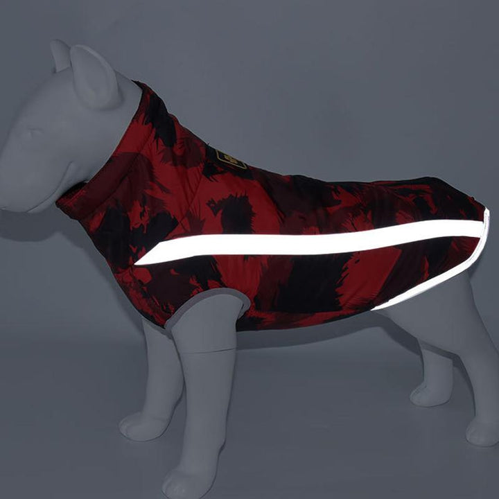 Vändbar vattentät vinterjacka för hund med reflex, fleece och polyester, säker och stilren för kalla dagar.