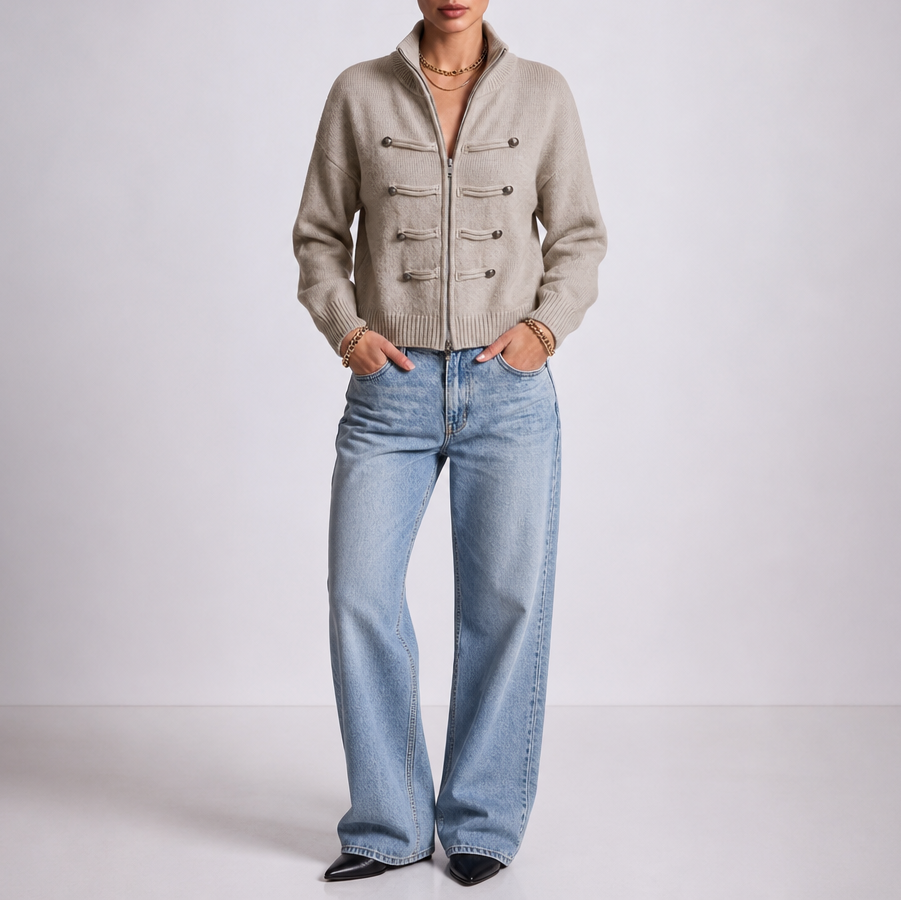Trendigt höstmode: cropped damkofta med unika mönsterdetaljer