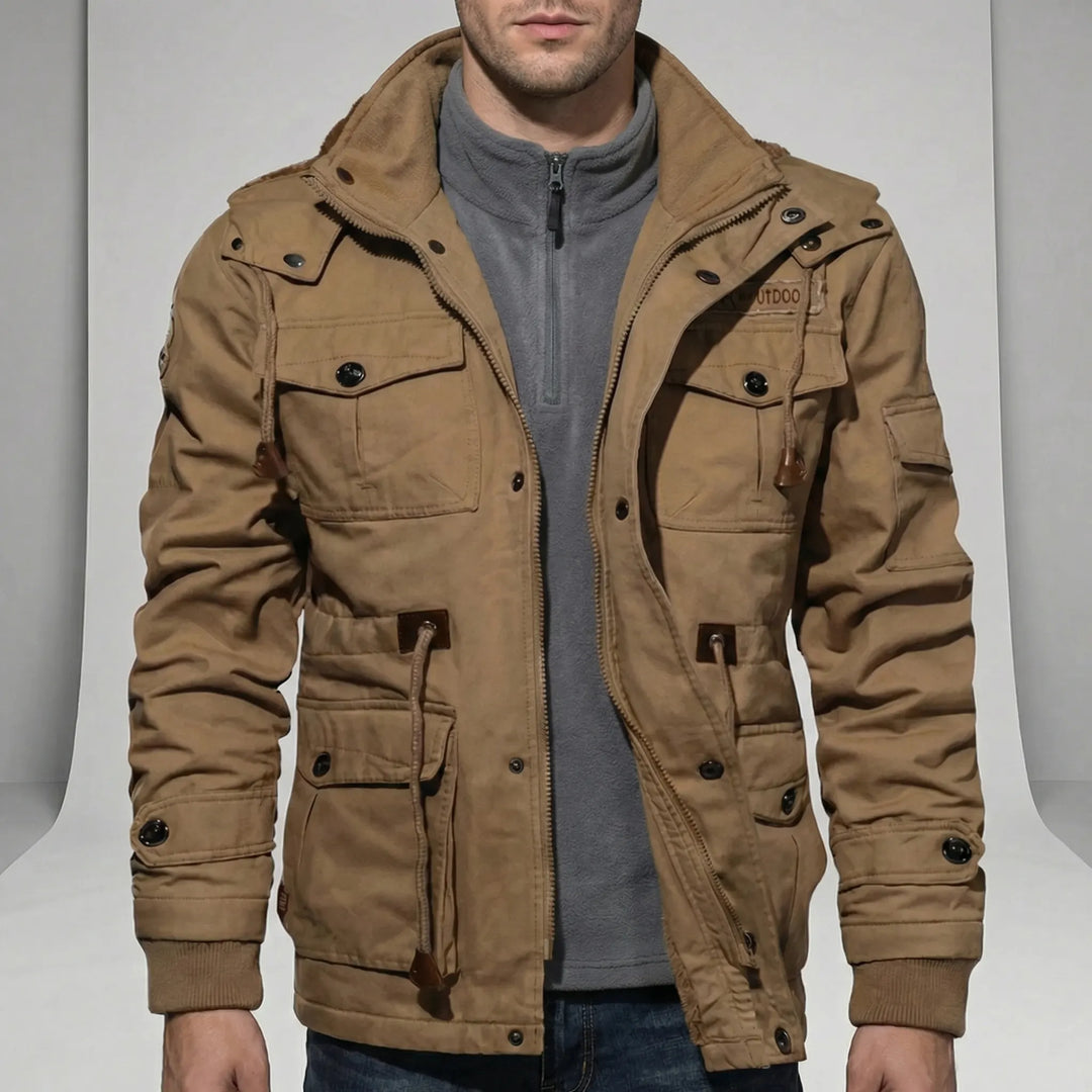 Svart vattenavvisande vardagsparkas för herr. Modern vinterjacka för män, urban stil.