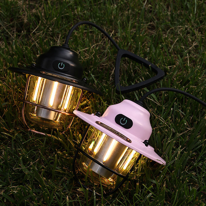 "Vattentät retro LED campinglykta med metallchassi och bekvämt bärhandtag, perfekt för utomhus och dekor."