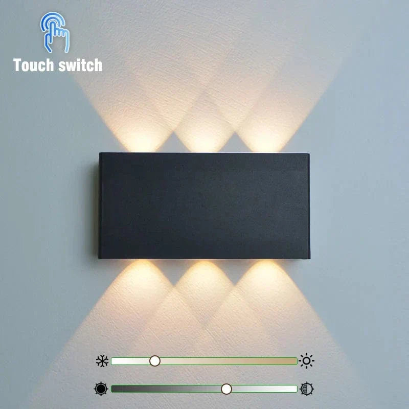 Stilren trådlös vägglampa som fästs med magnetiskt fäste