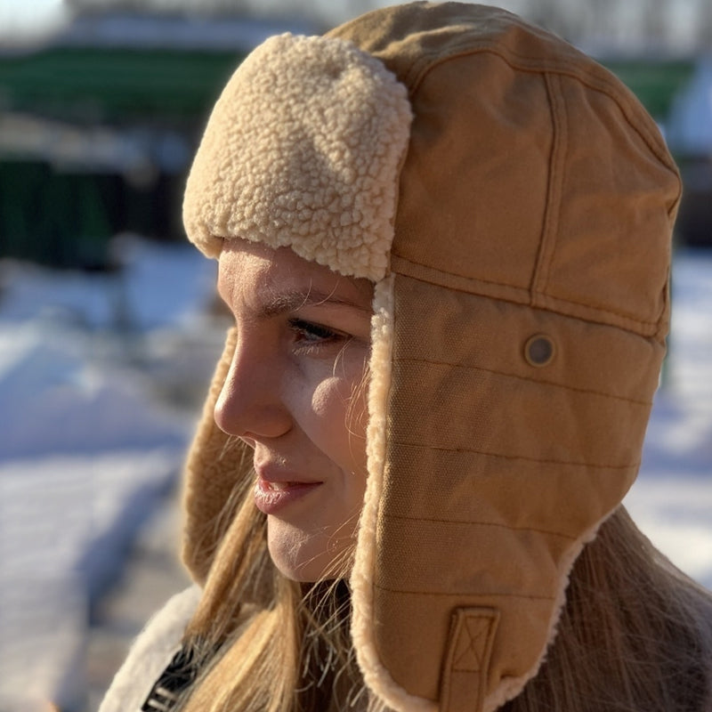 Vintermössa i fleece med öronvärmare för herr och dam, varm och trendig, finns i brun, grön, marinblå och svart.