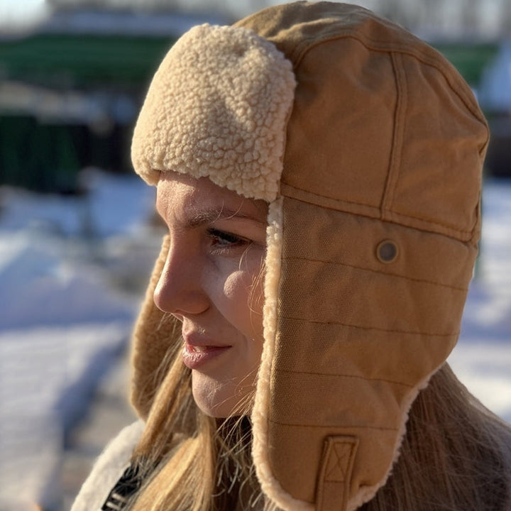 Vintermössa i fleece med öronvärmare för herr och dam, varm och trendig, finns i brun, grön, marinblå och svart.