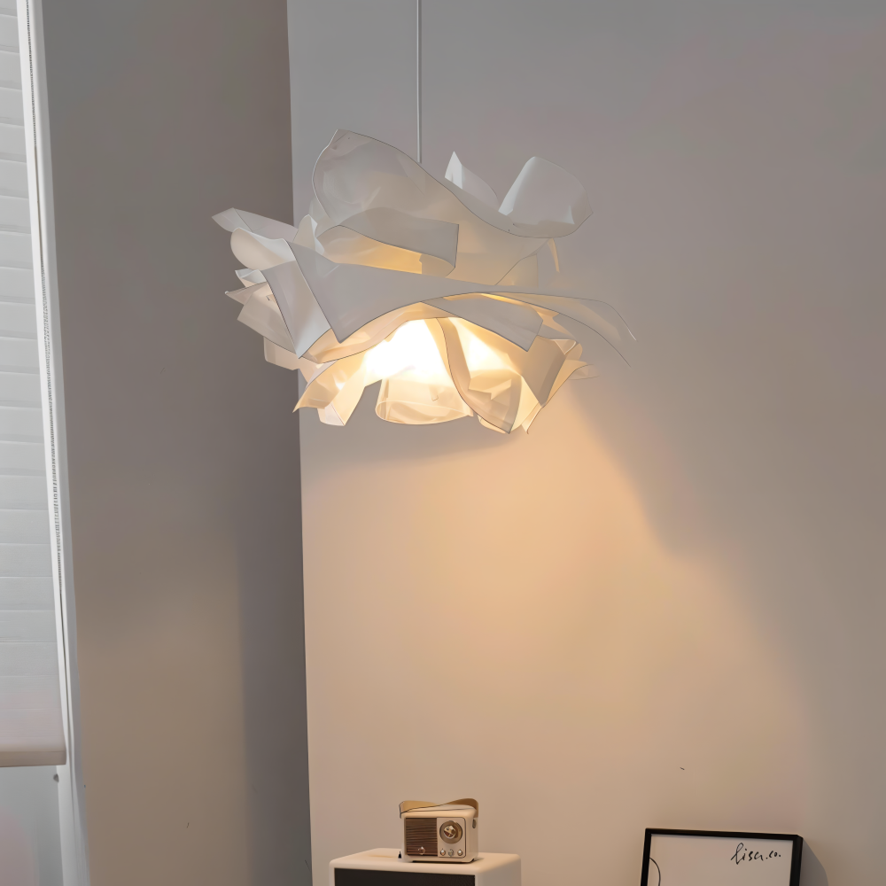 Innovativ vit pappersdesign för pendellampa, en DIY taklampa som skapar stämning.