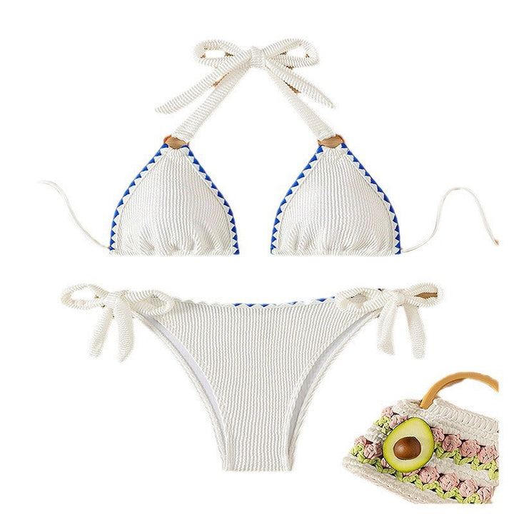 Elegant vit bikini triangel-set för dam, med justerbara system och modekänsla.