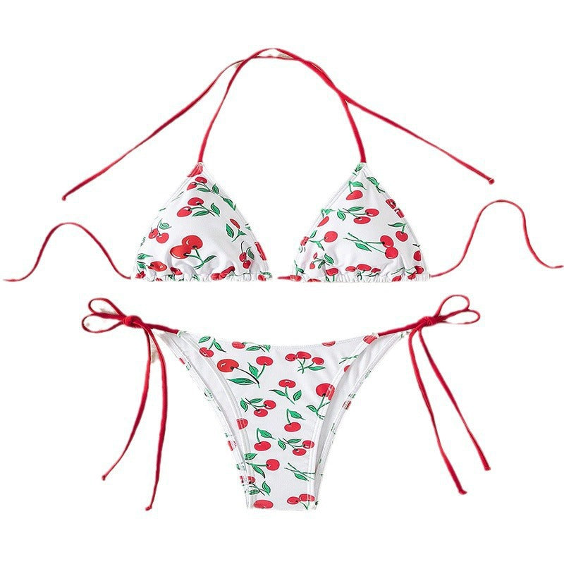 Sommar triangelbikini dam med lekfulla körsbär, knytband. Bekväma badkläder för strand & pool.