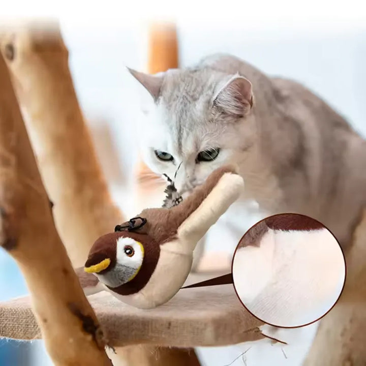 Interaktiv fågelleksak i plysch för katt. Volino spinnande sparv med fågelljud stimulerar kattens jaktinstinkt.