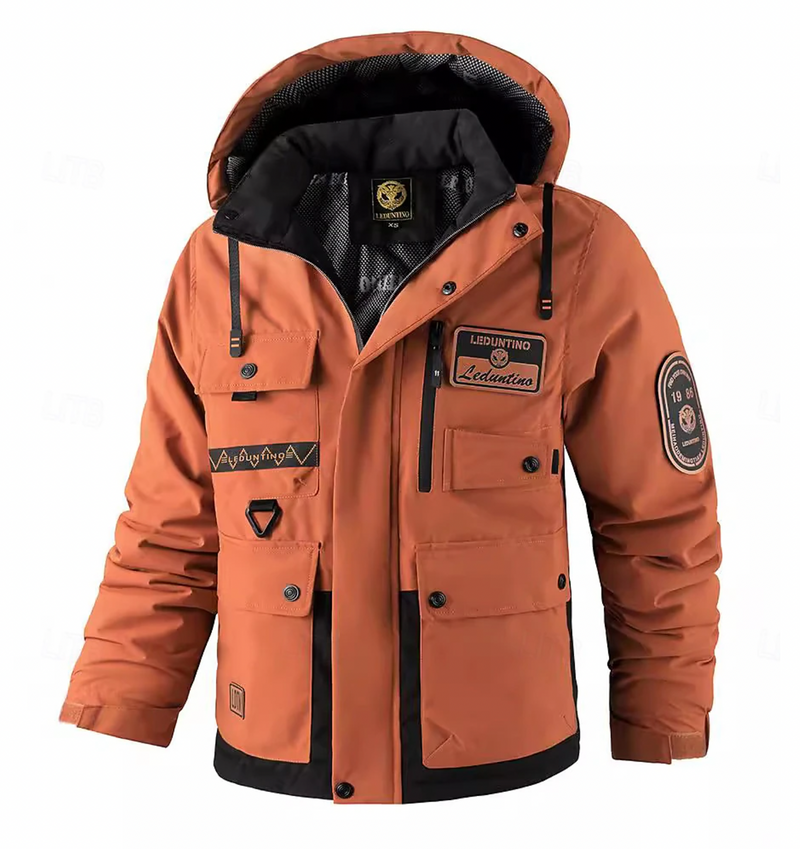 Orange vattentät parkas för herr med huva och flera fickor