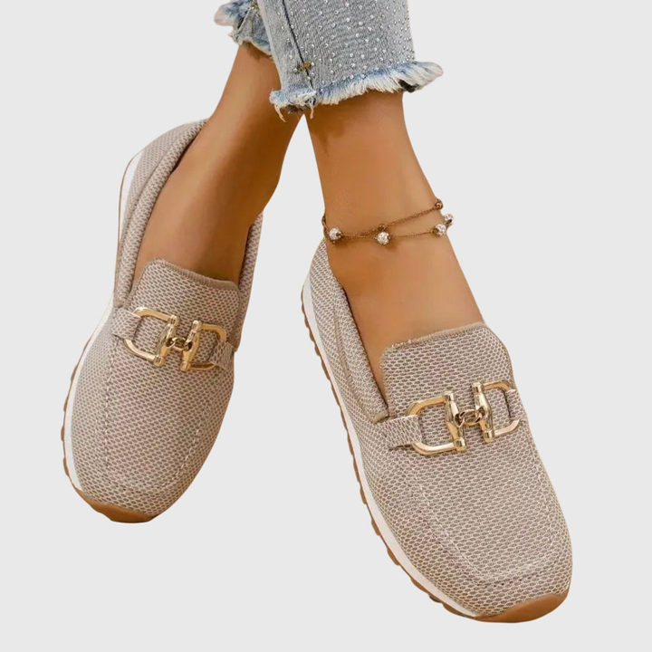 Bruna dam loafers Michèle med tjock platåsula och stickad textur från sidan