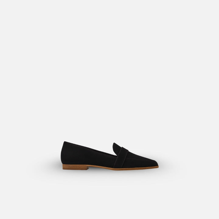 Bruna och kamouflagefärgade damloafers i snygg design