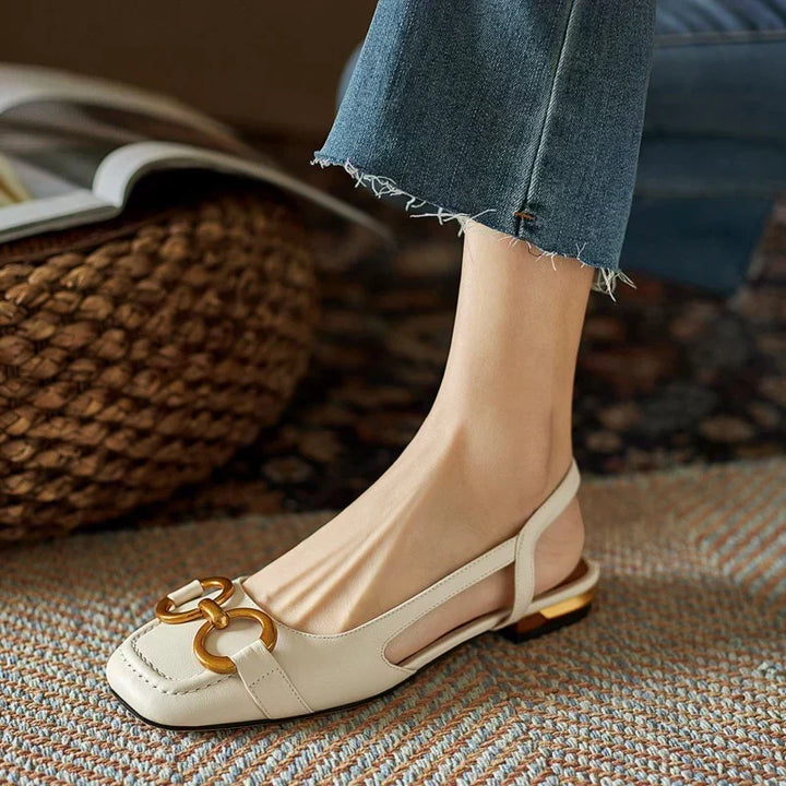 Vitaktiga Martine slingback-loafers med stabil blockklack