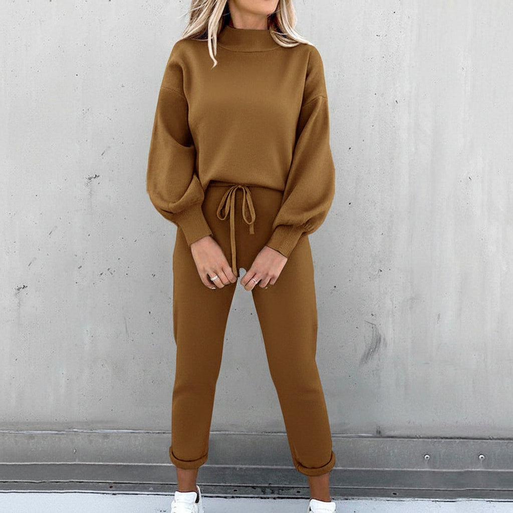 Dam mock-neck sweatshirt och jogger set i helfigur, bekvämt loungewear för vardag