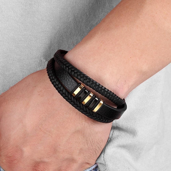 Modeaccessoar för män: läderarmband med flera lager