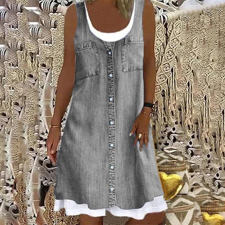 Casual dress with round neck
