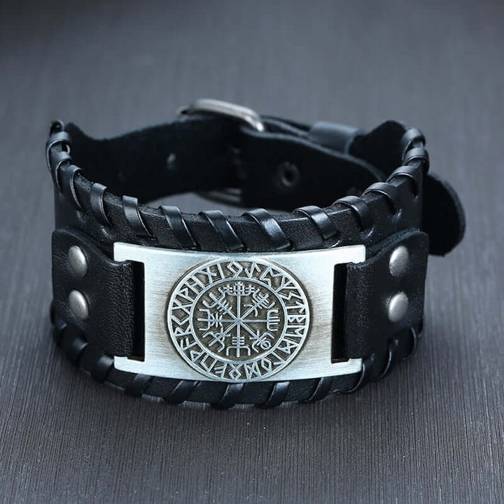 Stiligt vikingarmband för män