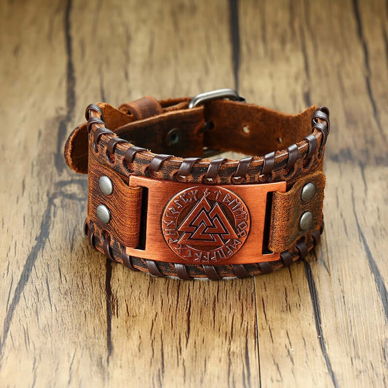 Stiligt vikingarmband för män