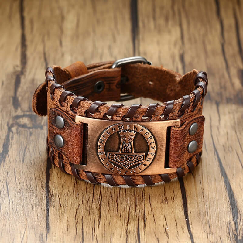 Stiligt vikingarmband för män
