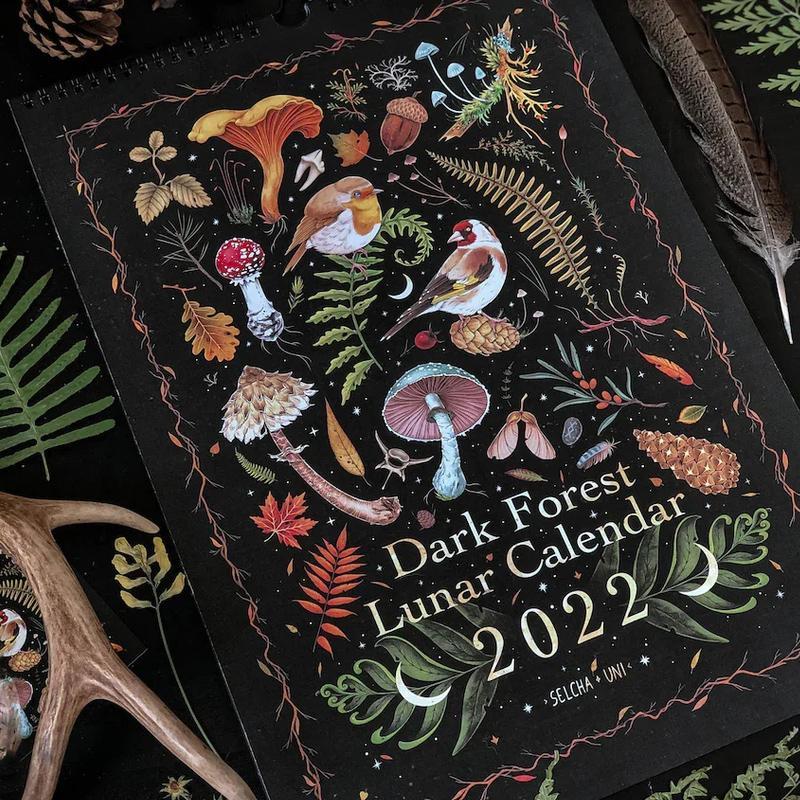 Mörk Skog Månkalender 2023